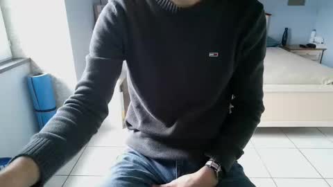 Snapshot of french_666999 chatting on January 28, 9:08 am French 666999 online show from January 28, 9:08 am