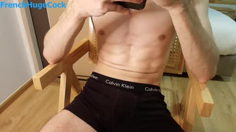 Manson FrenchHugeCock online show from September 14, 9:39 pm