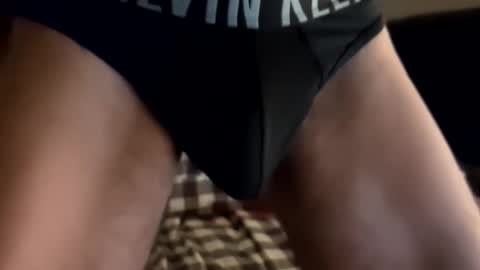 frenchymontreal online show from December 5, 8:43 am