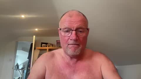 funtime88888 online show from April 15, 3:45 pm