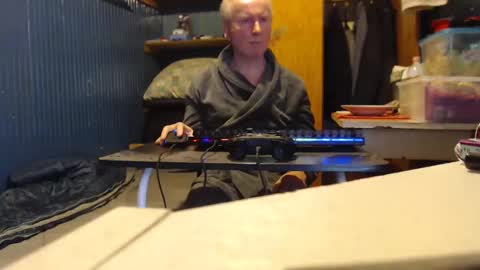 Snapshot of furosz chatting on January 26, 5:44 pm furosz online show from January 26, 5:44 pm