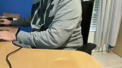 fuzitzu2 online show from March 2, 7:59 am