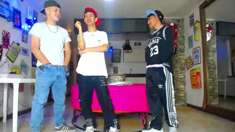 Snapshot of g4mens chatting on October 4, 2:55 pm G4MENS online show from October 4, 2:55 pm