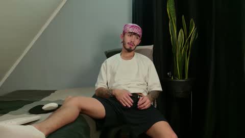 gabriel_and_geronimo online show from February 27, 9:14 pm