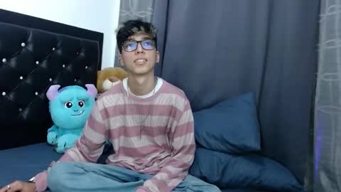 gabriel_x18 online show from January 18, 9:28 pm