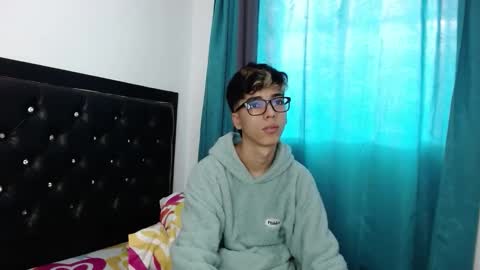 gabriel_x18 online show from March 5, 9:22 pm