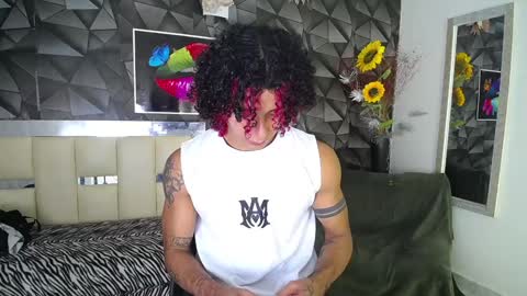 Snapshot of gael__david chatting on January 3, 4:00 am Gael online show from January 3, 4:00 am