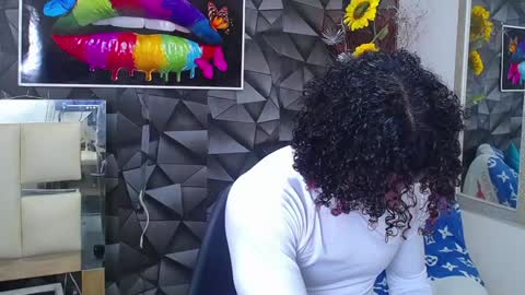 Snapshot of gael__david chatting on January 7, 5:24 am Gael online show from January 7, 5:24 am