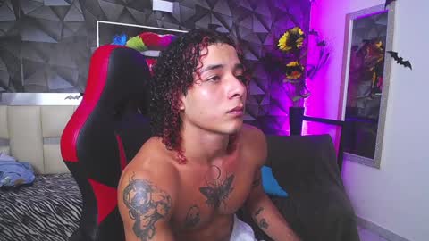 Snapshot of gael__david chatting on December 10, 3:41 am Gael online show from December 10, 3:41 am