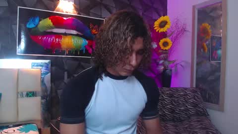 Snapshot of gael__david chatting on March 9, 2:29 am Gael online show from March 9, 2:29 am