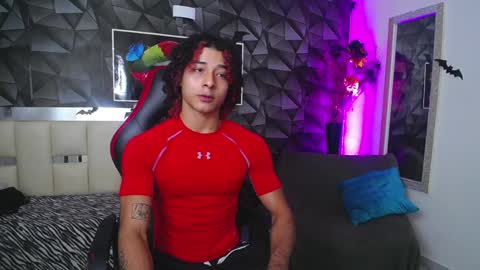 Snapshot of gael__david chatting on December 11, 3:04 am Gael online show from December 11, 3:04 am
