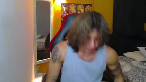 Snapshot of gael__david chatting on February 21, 3:56 am Gael online show from February 21, 3:56 am