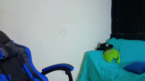 Snapshot of gael__david chatting on October 20, 2:26 am Gael online show from October 20, 2:26 am