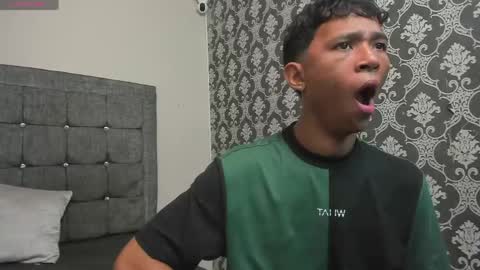 Gael  online show from April 8, 7:33 pm