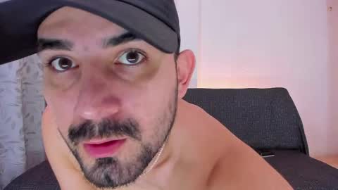 gal_stone_ online show from April 8, 12:44 am