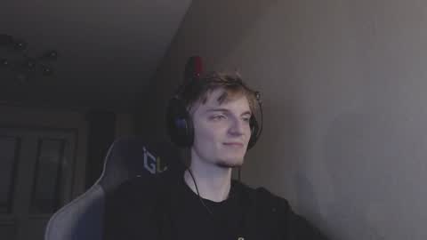 Snapshot of gasturfahe chatting on December 22, 11:09 pm gasturfahe online show from December 22, 11:09 pm