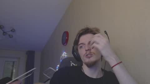 Snapshot of gasturfahe chatting on February 10, 12:08 am gasturfahe online show from February 10, 12:08 am