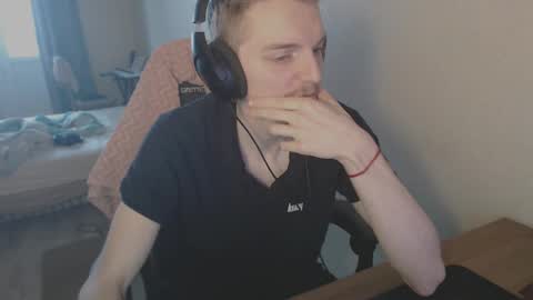 Snapshot of gasturfahe chatting on March 4, 9:40 am gasturfahe online show from March 4, 9:40 am