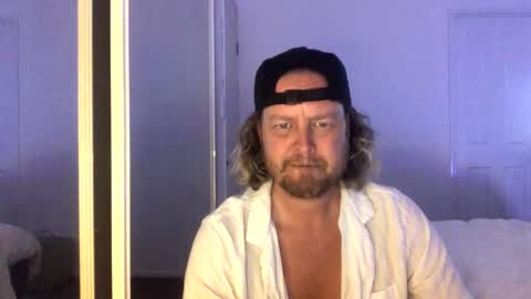Snapshot of gcsurfer81 chatting on October 12, 9:14 am gcsurfer81 online show from October 12, 9:14 am