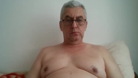 gigi1970 online show from April 12, 9:11 am