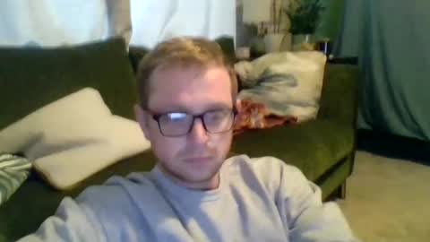 Snapshot of ginwood chatting on February 18, 3:43 pm ginwood online show from February 18, 3:43 pm