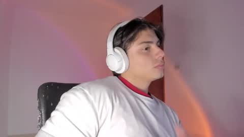 GioRusso online show from April 2, 1:25 am