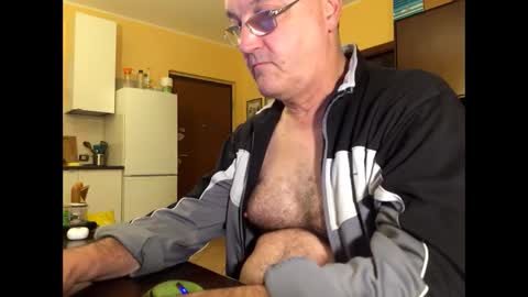 giovanni_1964 online show from October 19, 4:50 am
