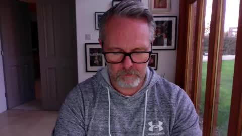 girlsandbikes online show from October 31, 4:10 pm