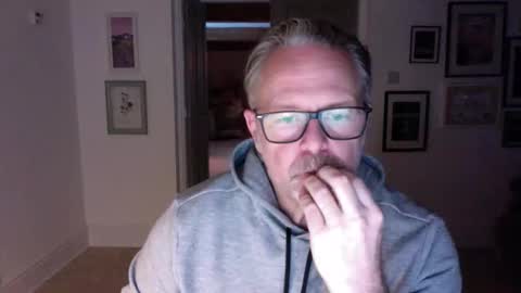 girlsandbikes online show from March 28, 12:11 am