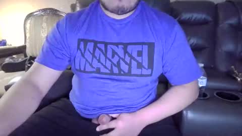 Snapshot of girthysausage904344 chatting on December 30, 5:37 am GirthySausage online show from December 30, 5:37 am