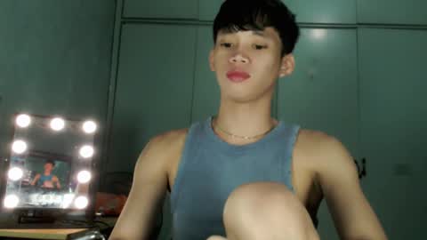 givemethrillx online show from April 11, 2:08 am