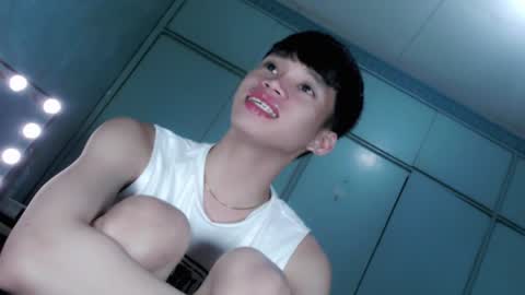 givemethrillx online show from April 9, 1:58 am