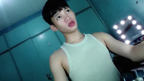 givemethrillx online show from April 3, 2:36 pm