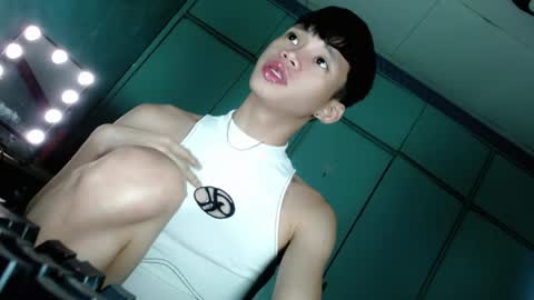 givemethrillx online show from March 27, 12:04 am