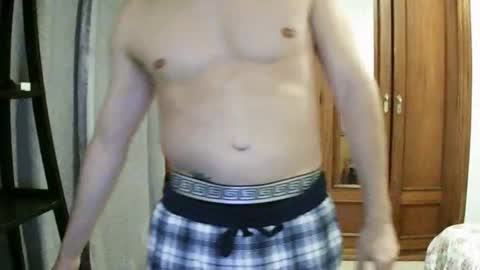 gladiator_18 online show from November 19, 11:15 pm