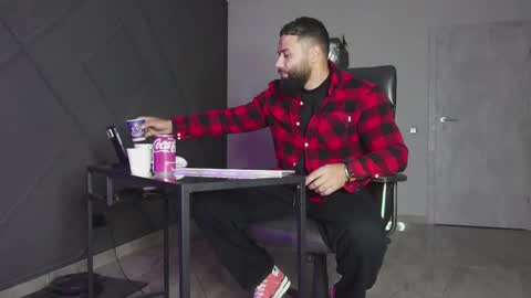 Matthew .. for short call me Matt online show from November 4, 2:01 am