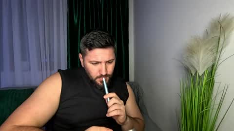 gold_alpha_boy online show from April 18, 7:07 pm