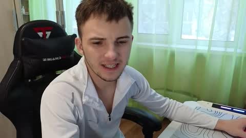 Golden boyyy21 online show from January 10, 10:19 am