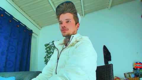 Snapshot of goldy_loyal99 chatting on September 19, 8:48 am Goldy Loyal93 online show from September 19, 8:48 am