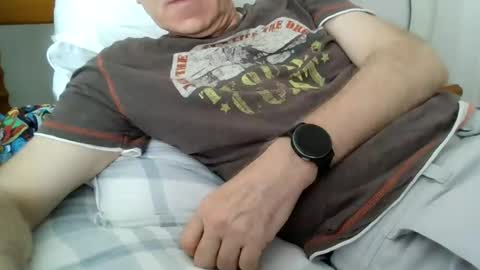 Snapshot of grandpa_floppy_dick chatting on December 15, 4:29 am Grandpa online show from December 15, 4:29 am