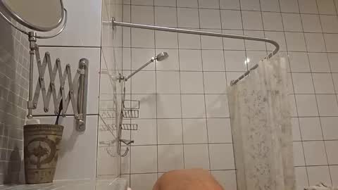 grattitude online show from April 11, 1:57 am