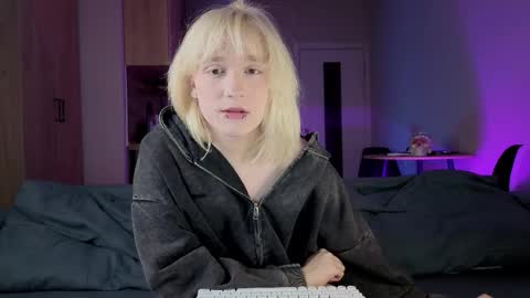 Greg-independent model online show from October 17, 9:08 pm