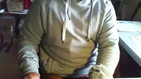 Snapshot of greyhounddog chatting on October 22, 9:02 am greyhounddog online show from October 22, 9:02 am