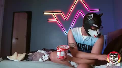 Alpha pup online show from October 31, 6:00 pm