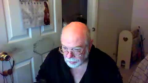Snapshot of gtnolder60 chatting on December 15, 12:28 pm Gary online show from December 15, 12:28 pm