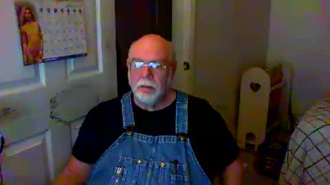 Snapshot of gtnolder60 chatting on January 12, 1:00 am Gary online show from January 12, 1:00 am