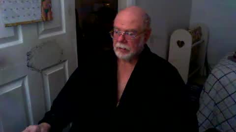 Snapshot of gtnolder60 chatting on February 7, 12:39 pm Gary online show from February 7, 12:39 pm