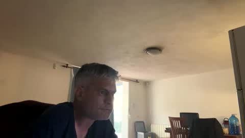 guardiannif_ online show from February 28, 7:37 am