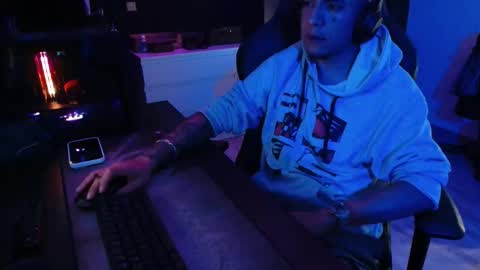 Snapshot of guayaco_ chatting on October 31, 2:57 am Guayaco  online show from October 31, 2:57 am