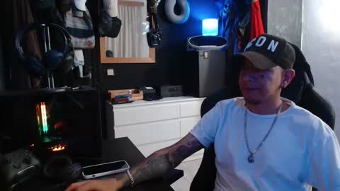 Snapshot of guayaco_ chatting on October 25, 11:17 pm Guayaco  online show from October 25, 11:17 pm